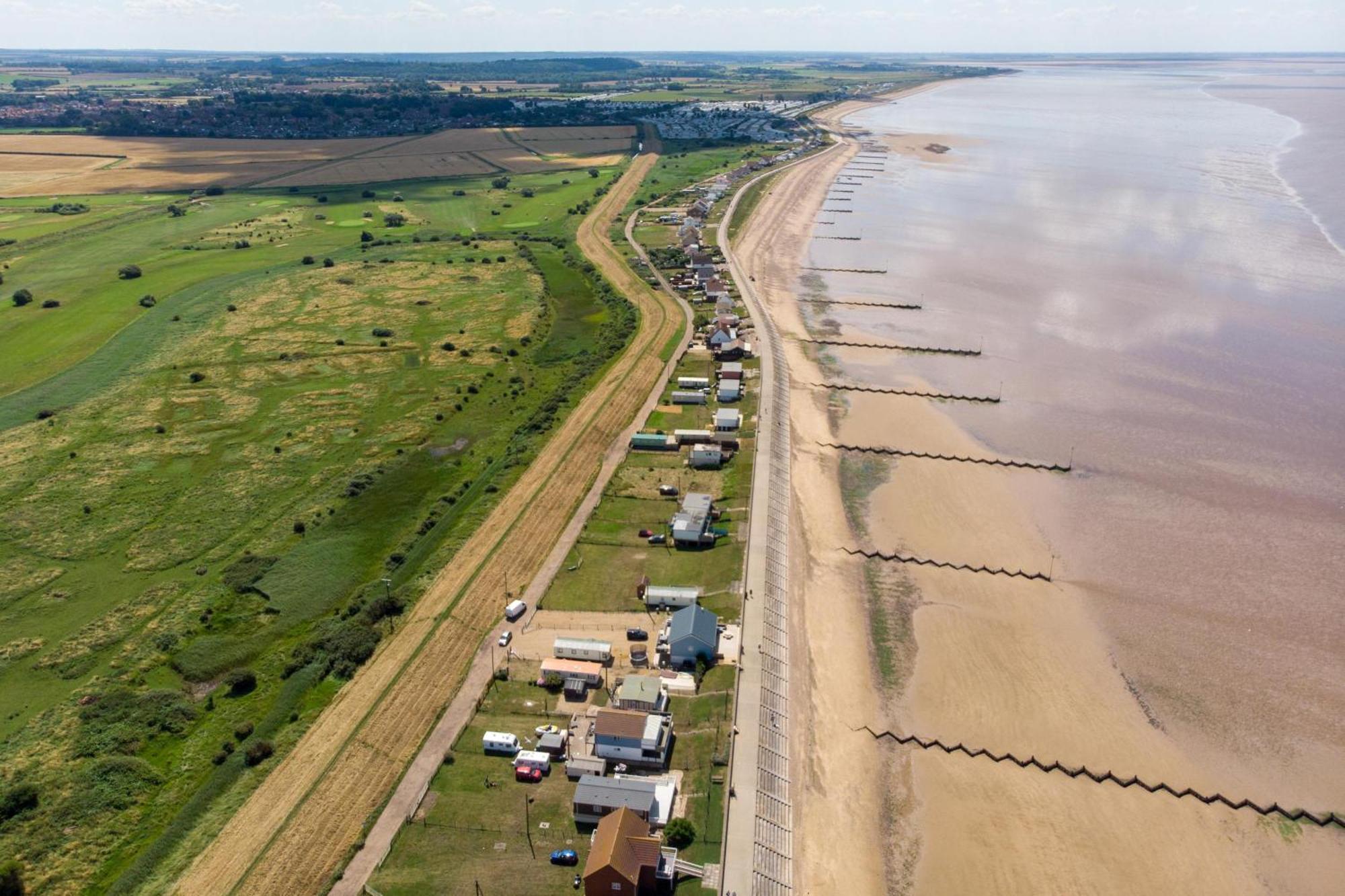 Homely Caravan At Manor Park, Nearby Hunstanton Beach In Norfolk Ref 23039T Buitenkant foto