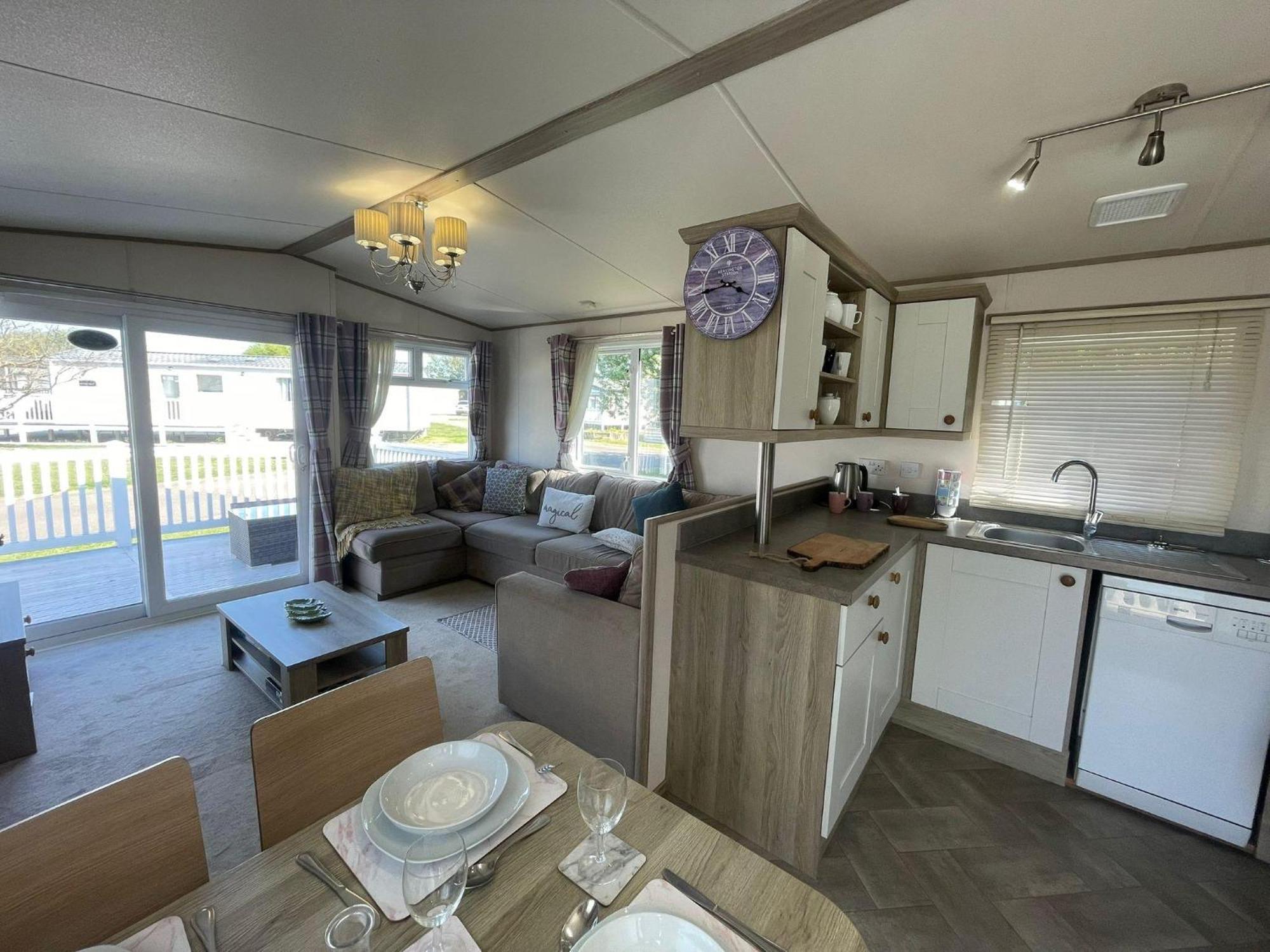 Homely Caravan At Manor Park, Nearby Hunstanton Beach In Norfolk Ref 23039T Buitenkant foto
